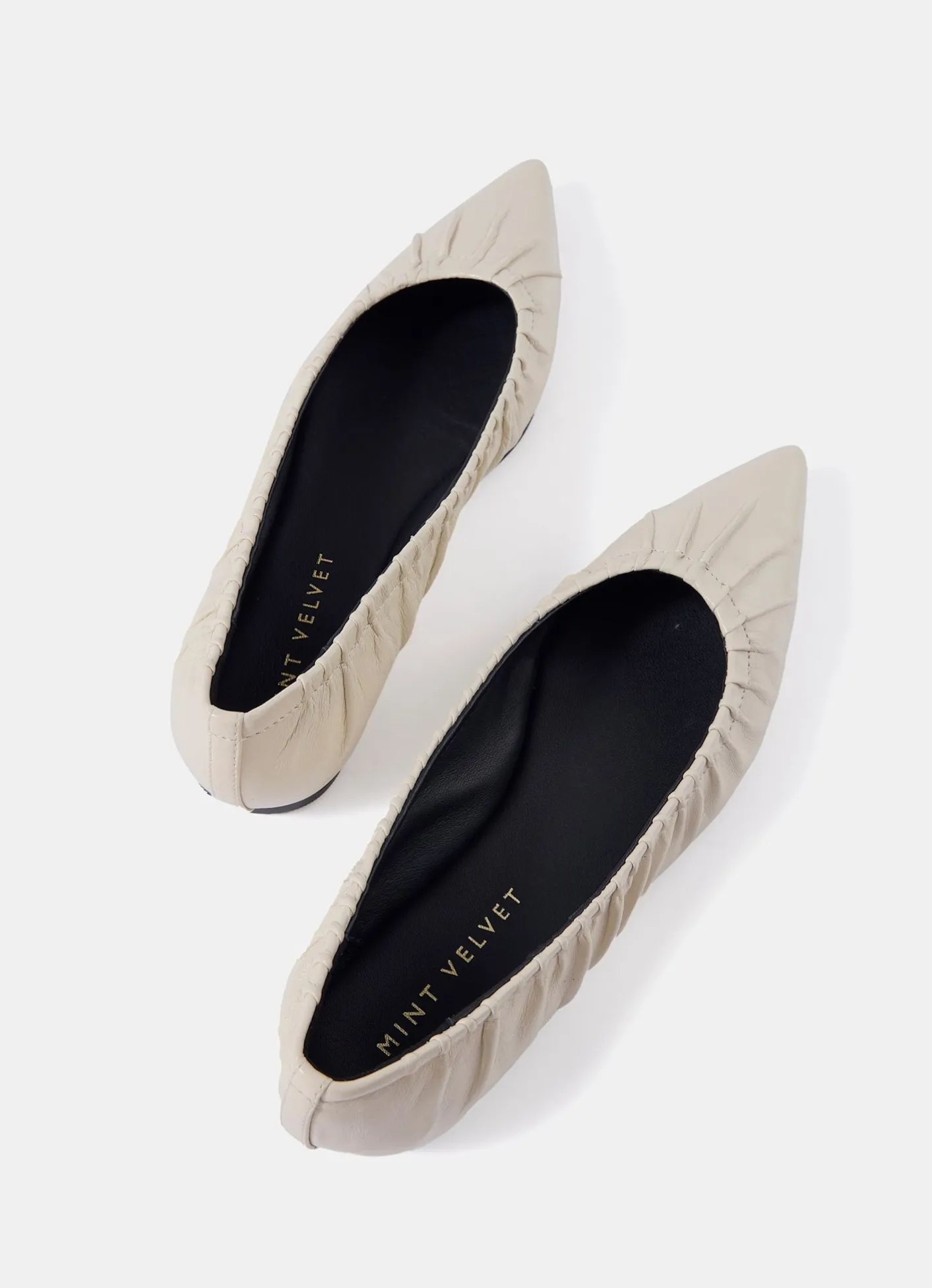 Discount Arella Cream Leather Flat Pumps Flat Shoes